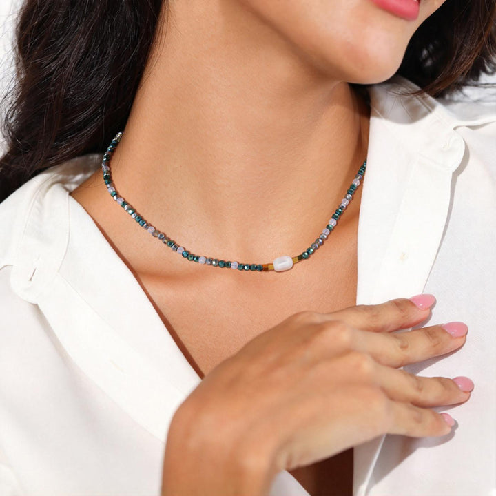 Elattra - Stone Necklace